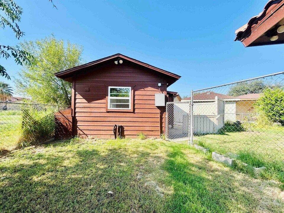 116 Soledad Loop in Laredo, TX - Building Photo