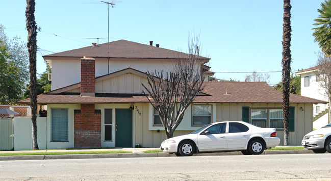 3017 N Garey Ave in Pomona, CA - Building Photo - Building Photo