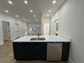 4638 N Hamilton Ave, Unit 36-1 in Chicago, IL - Building Photo - Building Photo