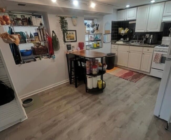 property at 2113 W Charleston St