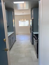 12840 Moorpark St in Los Angeles, CA - Building Photo - Building Photo