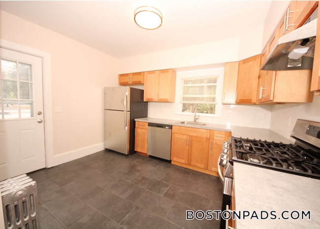 93 Cushing St