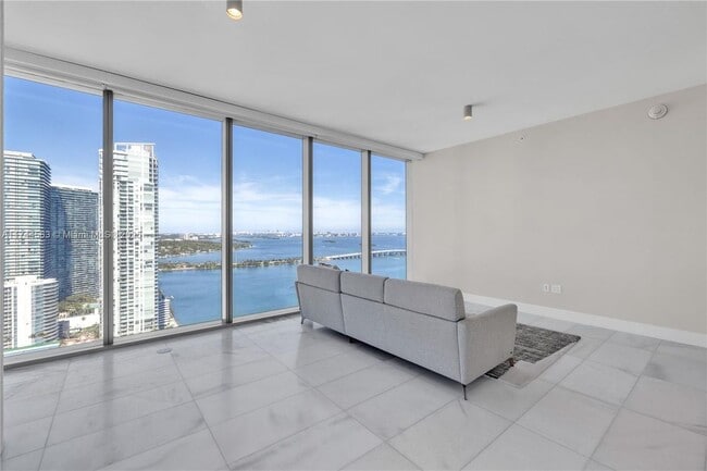 700 NE 26th Terrace in Miami, FL - Building Photo - Building Photo