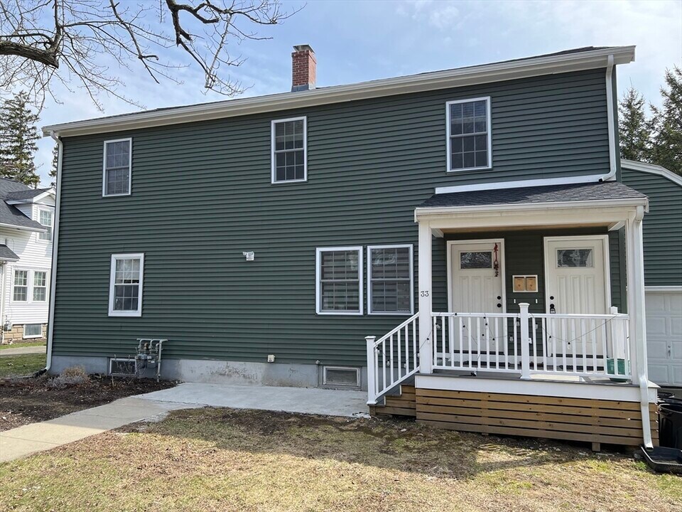 33 Richwood St in Framingham, MA - Building Photo