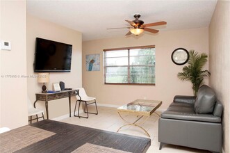 458 SE Doat St in Port St. Lucie, FL - Building Photo - Building Photo