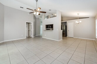 320 MacGregor Rd in Winter Springs, FL - Foto de edificio - Building Photo