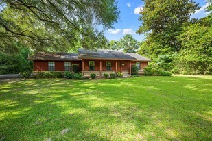 18050 Steele Dr in Foley, AL - Building Photo