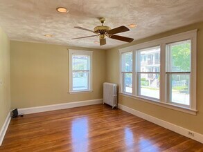 39 Davis Rd in Belmont, MA - Building Photo - Building Photo