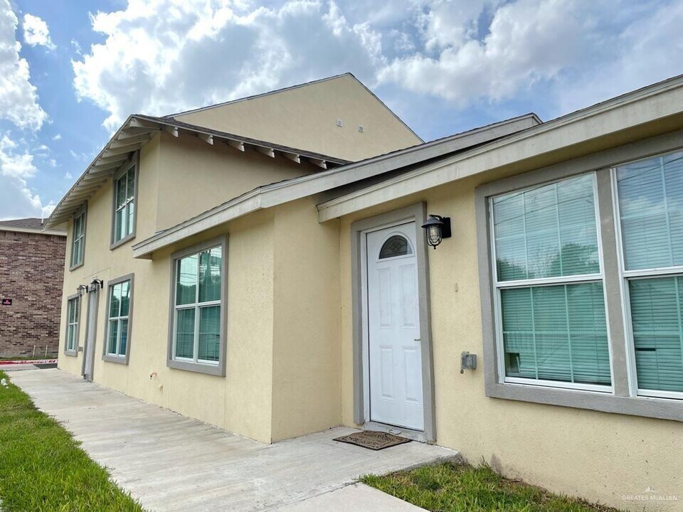 416 E 5th St-Unit -C6 in Weslaco, TX - Building Photo