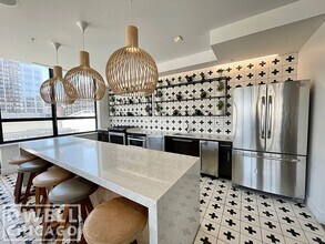 776 W Quincy St, Unit 1201 in Chicago, IL - Building Photo - Building Photo