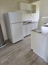 724 NE Madrone St in Grants Pass, OR - Building Photo - Building Photo