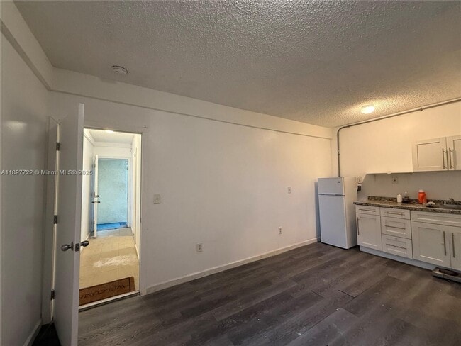 property at 552 NW 1st St