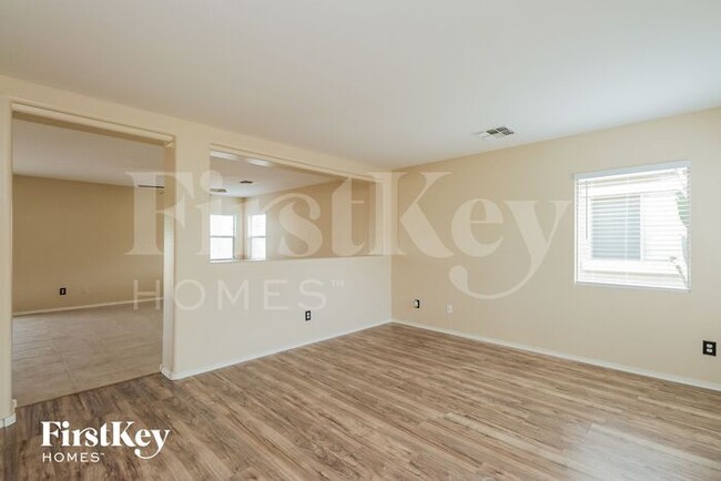 1730 Maddison Cir in San Tan Valley, AZ - Foto de edificio - Building Photo
