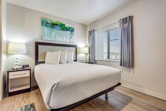 11400 E Peakview Ave-Unit -ID1041668P in Centennial, CO - Foto de edificio - Building Photo