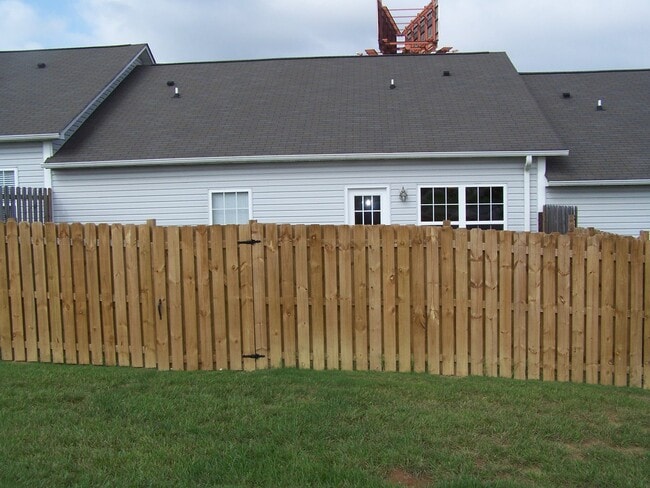 7340 Long Shot Ln in Knoxville, TN - Foto de edificio - Building Photo