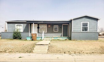 1501 Sycamore St in Big Spring, TX - Building Photo