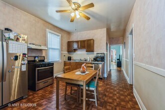 1340 W Rosedale Ave, Unit 1340 First flr in Chicago, IL - Foto de edificio - Building Photo