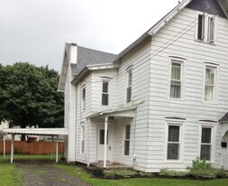 602 N Porter St, Unit Lower in Watkins Glen, NY - Building Photo