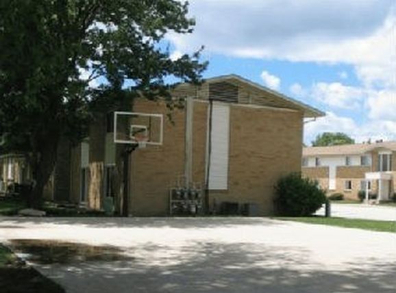 Happy Hollow Apartments in West Lafayette, IN - Building Photo - Building Photo