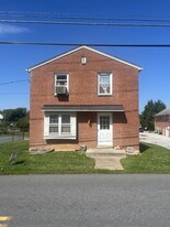 1408 Fairmount Rd in Hampstead, MD - Building Photo