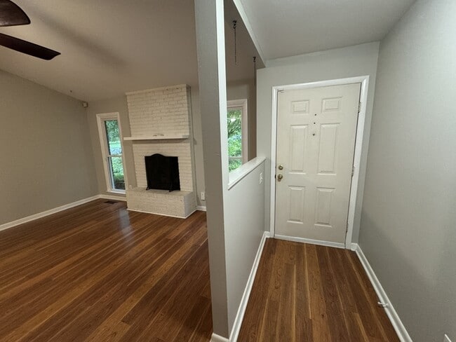201 Kirkwood Dr in Owens Cross Roads, AL - Building Photo - Building Photo