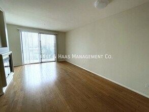 555 Maine Ave in Long Beach, CA - Foto de edificio - Building Photo