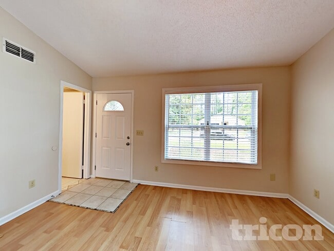 7742 Settlers Landing Trail S in Jacksonville, FL - Foto de edificio - Building Photo