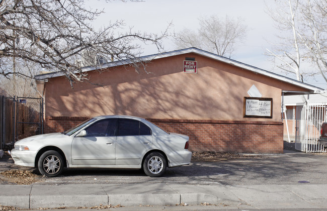 139-143 General Arnold St NE in Albuquerque, NM - Building Photo - Building Photo