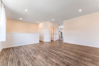 596 Cimmaron Cir in Crystal Lake, IL - Building Photo - Building Photo