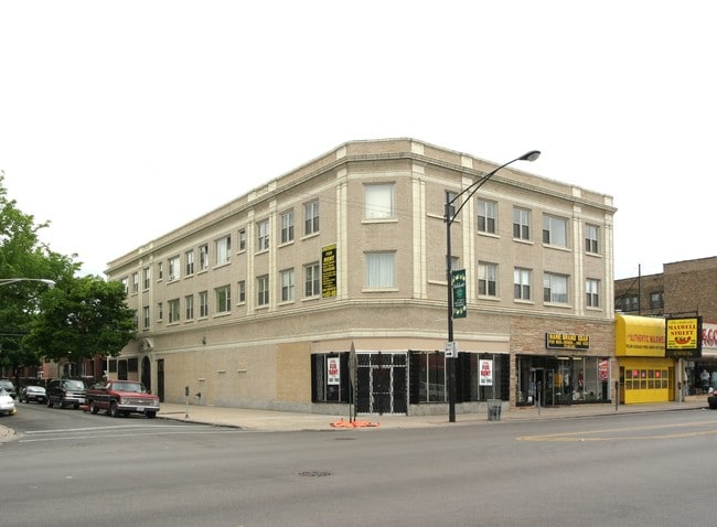 6306 S Artesian Ave 2435 W 63rd St Chicago, IL 60629 in Chicago, IL - Foto de edificio - Building Photo