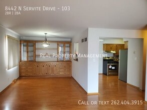 8442 N Servite Dr in Milwaukee, WI - Building Photo - Building Photo