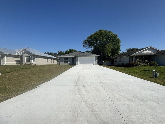 1330 28th Ave in Vero Beach, FL - Building Photo - Building Photo