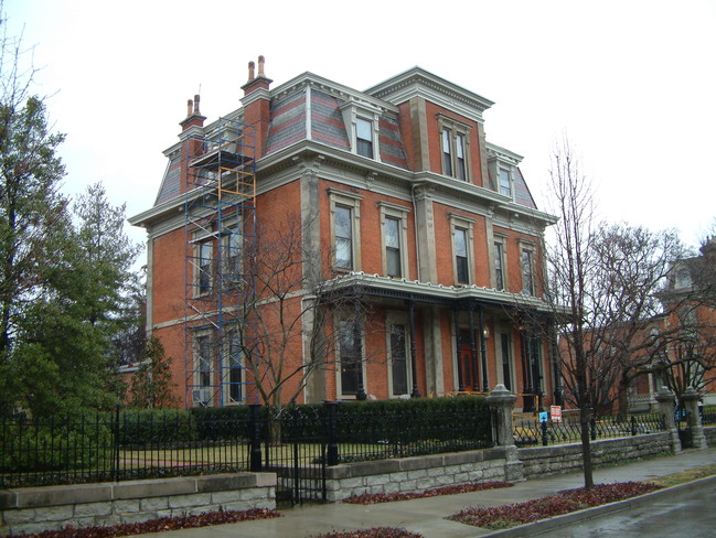 326 E 2nd St in Covington, KY - Building Photo - Building Photo