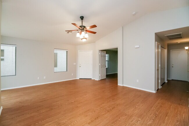 410 E Daniella Dr in San Tan Valley, AZ - Building Photo - Building Photo