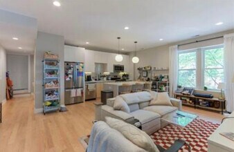 2901 N Allen Ave in Chicago, IL - Building Photo - Building Photo