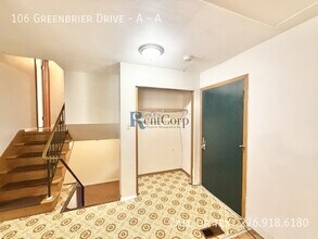 106 Greenbrier Dr in Waterloo, ON - Building Photo - Building Photo