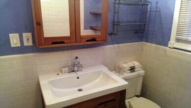 927 Cross St in Philadelphia, PA - Building Photo - Building Photo