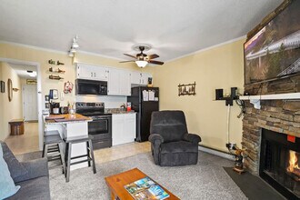 1216 Pinnacle Rdg Rd in Beech Mountain, NC - Building Photo - Building Photo