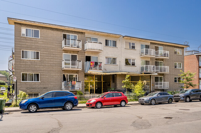 10306 Fleury Tsse in Montréal, QC - Building Photo - Building Photo