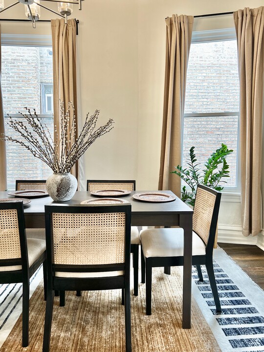 3302 W Wrightwood Ave, Unit 2 in Chicago, IL - Foto de edificio