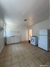 786 Elm St in New Haven, CT - Building Photo - Building Photo