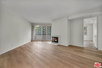 2131 Century Park Ln in Los Angeles, CA - Building Photo - Building Photo