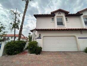 8735 Villa Ariel Ln in Las Vegas, NV - Foto de edificio - Building Photo