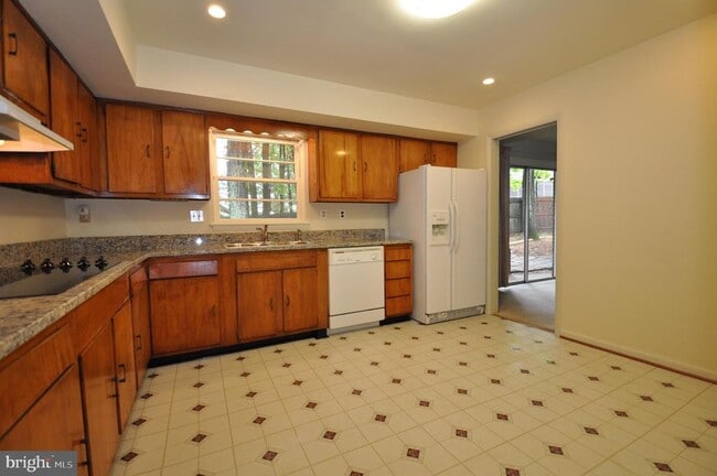 4629 Hillbrook Dr in Annandale, VA - Building Photo - Building Photo