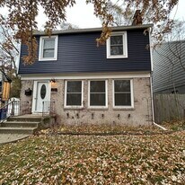 1532 Sylvan Ave SE in Grand Rapids, MI - Building Photo