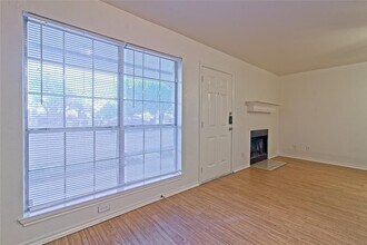 2211 Creekside Ln in Georgetown, TX - Building Photo - Building Photo