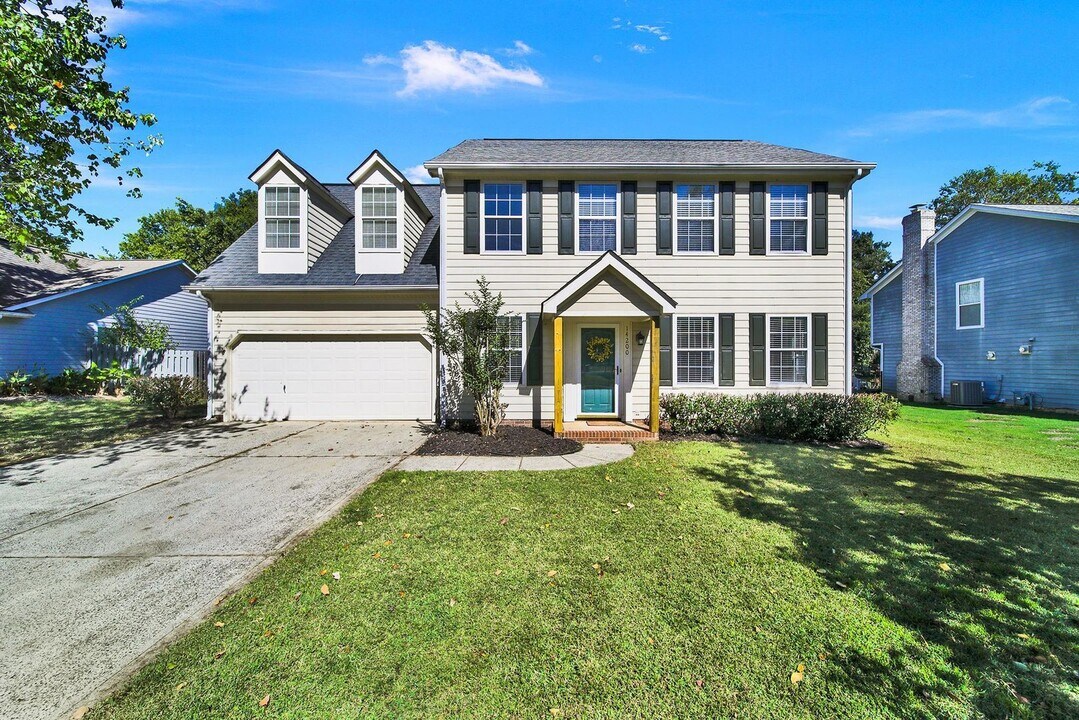 14200 Harlequin Dr in Charlotte, NC - Building Photo