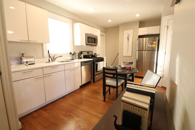 4 Belvidere Pl, Unit 3 in Cambridge, MA - Building Photo - Building Photo