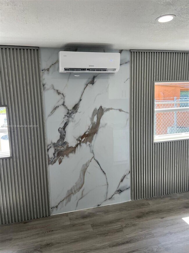 2674 W 1st Ave in Hialeah, FL - Building Photo - Building Photo