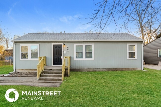 property at 1004 S Brockway St